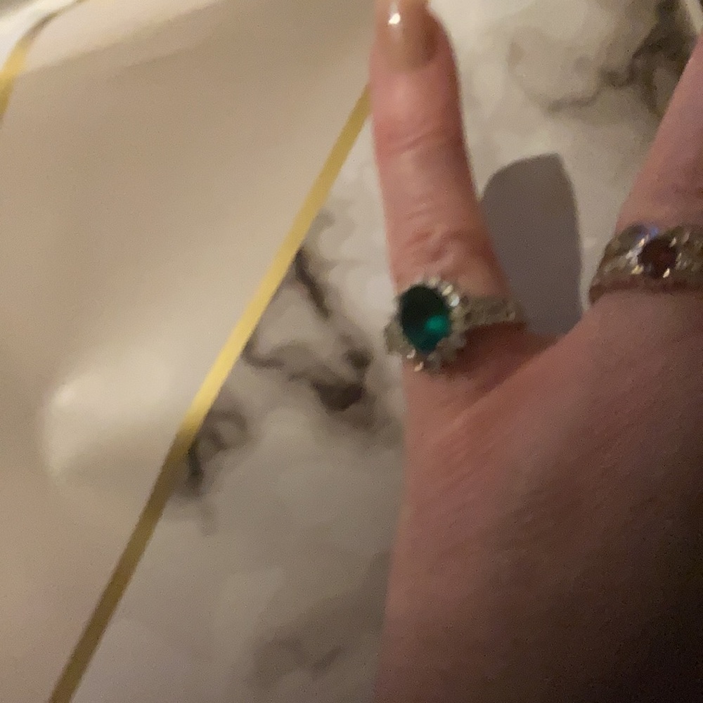 Beautiful emerald ring. - Picture 2 of 5
